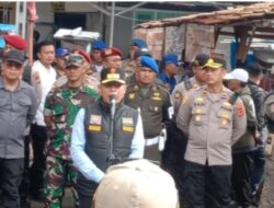 Satpol PP-Damkar Cianjur di Bantu Polres dan Kodim, Tertipkan PKL sekitar Bomero Citywalk