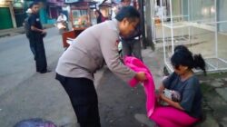 Aksi Heroik! Anggota Polsek Plered Bantu Seorang Ibu Melahirkan di Pinggir Jalan, Bayi Selamat