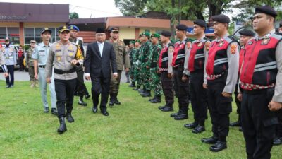 Pengamanan Perayaan Nataru, Kapolres Muara Enim Pimpin Apel Gelar Pasukan Operasi Lilin 2025