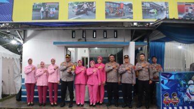 Kapolres Tasikmalaya Kota Lakukan Pengecekan Pos Ops Lilin Lodaya 2025, Serahkan Sembako untuk Personel