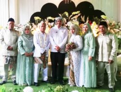 Senyum Penuh Kebahagiaan Pasangan Sonjaya dan Wulan, Pernikahannya Dihadiri Wakil Wali Kota Tasik