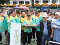 Hari Amal Bakti Ke-80, Bupati Kuantan Singingi Didampingi Kepala Kantor Wilayah Kemenag Provinsi Riau Lepas Ribuan Peserta Jalan Santai