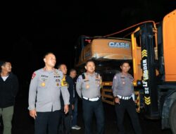 Polda Riau Tunjukan Aksi Nyata Solidaritas Antar Wilayah, Kirim Kembali Bantuan Alat Berat ke Lokasi Terdampak Bencana Banjir di Kecamatan Palembayan