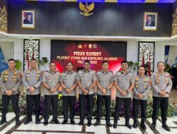 Perkuat Soliditas Jajaran, Kapolres Purwakarta Hadiri Sertijab dan Pisah Sambut Pejabat Utama Polda Jabar