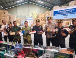 Sebuah Gudang Jalan Siak II Kecamatan Payung Sekaki, Digrebek Direktorat Jenderal Bea dan Cukai, 160 Juta Batang Rokok Berbagai Merek Diamankan