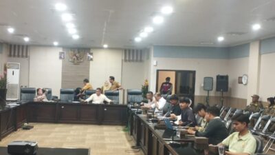 KMRT Tasikmalaya Gelar Audiensi ke DPRD Kab. Tasikmalaya, Tuntut Kejelasan Kesejahteraan Guru dan Tenaga Honorer