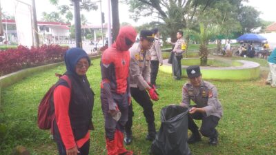 Tindak Lanjut Arahan Presiden RI, Kapolsek Cihaurbeuti bersama Jajaranya Gelar Jumsih dan Dukung Program Nasional Polri “ASRI”