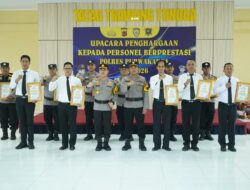 Apresiasi Pengabdian Tanpa Batas, 12 Personel Berprestasi Terima Penghargaan dari Polres Purwakarta