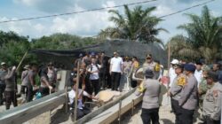 Bangun Jembatan Merah Putih, Bupati Pelalawan: Mengapresiasi Polda Riau dan Polres Pelalawan Atas Kontribusinya