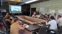 Bupati Pelalawan H. Zukri, Pimpin Rapat Pembahasan Penanganan Banjir Sungai Kampar