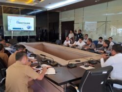 Bupati Pelalawan H. Zukri, Pimpin Rapat Pembahasan Penanganan Banjir Sungai Kampar