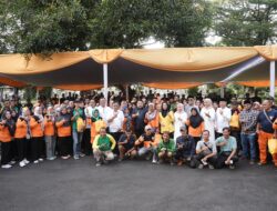 Gelar Silaturahmi di Momen Ramadan, Bupati Subang Berikan Kadedeuh dan Sembako Sebagai Apresiasi untuk 276 Pahlawan Kebersihan