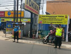 Personil Polsek Jalan Cagak Atur Lalulintas Di Kawasan Simpang Tokma Jalan Cagak