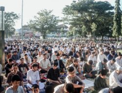 Ribuan Warga Ciamis Shalat Idul Fitri Bersama, Bupati Herdiat Ajak Perkuat Persatuan dan Kepedulian