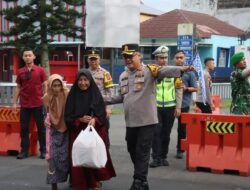 Ciptakan Mudik Aman dan Nyaman, Kapolres Ciamis Laksanakan Kegiatan Humanis Bagikan Minuman dan Snack Kepada Pengemudi