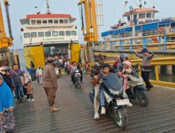 Aktivitas Penyeberangan Kapal Roro-Kota Dumai Menuju Pulau Rupat di Kabupaten Bengkalis Terpantau Ramai