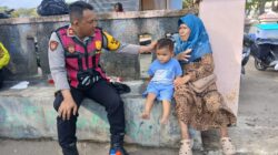 “Tangis Haru Anak Hilang dari Orang Tua di Pantai Pangandaran” Kasat Samapta Berhasil Pertemukan Kembali dengan Keluarga