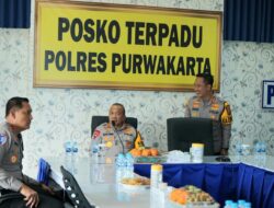 Kapolda dan Wakapolda Jabar Tinjau Arus Balik Lebaran 1447 H di Pos Terpadu Cikopo Purwakarta