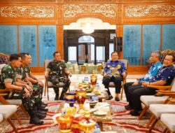 Danlanud Marsema TNI Abdul Haris Laksanakan Silaturahmi dengan Plt Gubernur Riau, SF Hariyanto, Dalam Rangka Hari Raya Idulfitri 1447 H