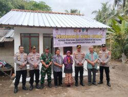 Kapolres Pangandaran Serahkan Kunci Rumah Program Rutilahu Kepada Warga Desa Sukaresik