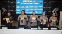 Polres Subang Gelar Konferensi Pers Ungkap Kasus Pembunuhan dan Curas, Pelaku Berhasil Ditangkap di Bogor