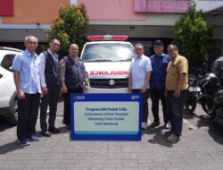 Wujudkan Dukungan Kesehatan di Jawa Barat, BRI Serahkan Bantuan Mobil Ambulans Kepada Yayasan Bandung Cinta Damai