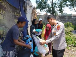 Kapolres Tasikmalaya Kota Berikan Tali Asih kepada Korban Bencana Alam di Sejumlah Wilayah
