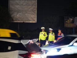 Arus Balik Memuncak, Polres Purwakarta Sigap Atur Lalu Lintas di Cikopo