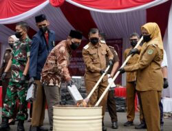 Kang Akur Hadiri Pemusnahan Barang Bukti Hasil Pengungkapan Tindak Pidana di Kejari Subang 