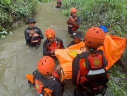 Dilaporkan Pria Terseret Arus Deras Parit, Tim SAR Gabungan Pekanbaru Lakukan Pencarian, Temukan Mayat Korban 