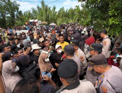Tuntut Tindak Tegas Peredaran Narkoba, Massa Gelar Aksi Unras di Mapolsek Panipahan Kabupaten Rokan Hilir 