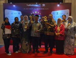 Bupati Tasikmalaya Terima Penghargaan PT BPR ARTHA GALUNGGUNG TOP BUMD Awards Bintang 5