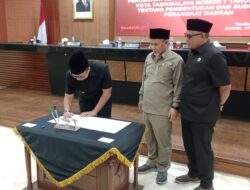 Wakil Ketua DPRD Pimpin Rapat Paripurna Ke-4, Dihadiri Wali Kota Tasikmalaya
