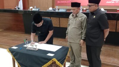 Wakil Ketua DPRD Pimpin Rapat Paripurna Ke-4, Dihadiri Wali Kota Tasikmalaya