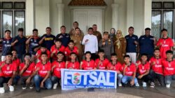 Lepas Atlet Futsal, Bupati Zukri Harus Semangat Bertanding dan Jaga nama baik Kabupaten Pelalawan