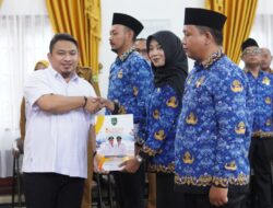 Bupati Subang Serahkan Petikan SK Pengangkatan dan Mengambil Sumpah Calon CPNS Jadi PNS