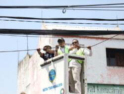 Walikota Tasikmalaya Viman Alfarizi Pimpin Penataan Kabel Utilitas yang Semrawut