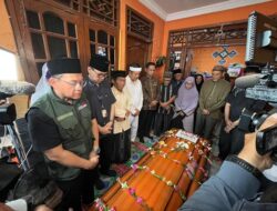 BAZNAS Jabar Dampingi Gubernur Jabar Salurkan Santunan bagi Korban Kecelakaan KRL–KA Argo Bromo di Bekasi