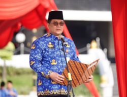 Syahrial Abdi Sekda Pemprov Riau Pimpin Upacara Peringatan Hardiknas Tahun 2026