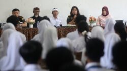 Kejari Purwakarta Berikan Penyuluhan Hukum Kepada Siswa dan Orang Tua SMAN 1 Purwakarta