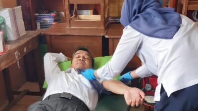 Peringatan Hardiknas 2026, PGRI Kecamatan Indihiang Bersama Disdik Kota Tasikmalaya Gelar Donor Darah 