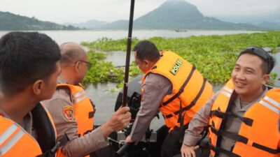 Bersama Sat Polairud, Kapolres Purwakarta Turun Langsung Gelar Patroli Perairan