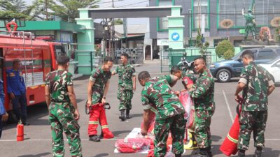“Api Tak Pernah Menunggu”: Kodim 0612/Tasikmalaya Gembleng Prajurit Lewat Pelatihan Damkar Penuh Aksi dan Edukasi