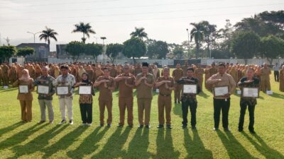 Empat Hari Jabat Plh Walikota Tasikmalaya, Diky Chandra Pimpin Apel Gabungan, Berikan Reward Ke Penggerak Bank Sampah