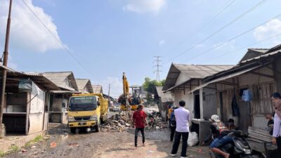 Persoalan Tumpukan Sampah di Sejumlah Titik Kota Tasikmalaya, Fery Cikurubuk Akan Kebut Pembersihan Sampai Malam