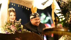 Kang Rey dan Ega Anjani Meriahkan Kirab Budaya Tatar Sunda di Kota Bandung