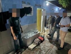 Polres Purwakarta Gencar Razia Miras Oplosan, Puluhan Botol Diamankan dari Wilayah Pasawahan