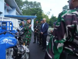 “BRI Peduli” Salurkan Bantuan Satu Mobil Pengangkut Sampah dan Dua Motor Roda Tiga Untuk Sesko AU 