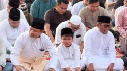 Bupati Bersama Wabup Pelalawan dan Masyarakat Laksanakan Sholat Idul Adha 1447 H