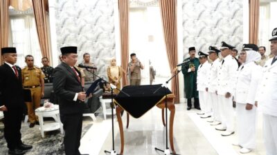 Lantik Tujuh Kades PAW, Bupati Garut Tegaskan Proaktif Atasi Persoalan Pendidikan dan Stunting